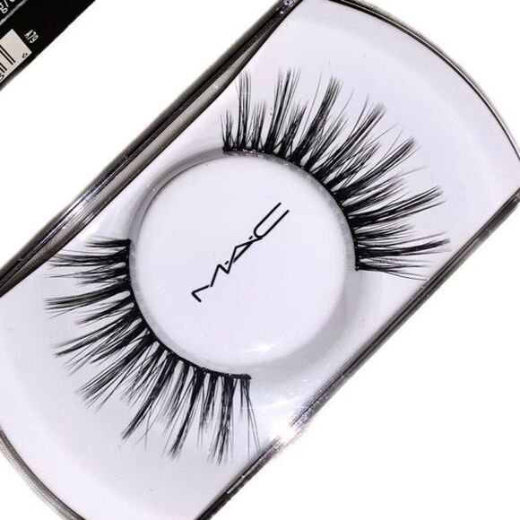 MAC Maximalist Lash - Picture 2 of 8